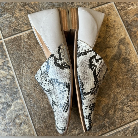 NEW!!! Clarks Pure Tone Grey Snake Python Slip On Shoes Loafers- Women’s 9.5M - Picture 4 of 11